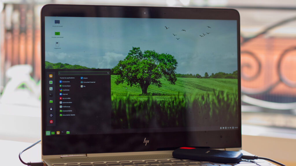 Vous voilà sur Linux ! // Source : Photo Corentin Béchade pour Numerama Vous voilà sur Linux ! // Source : Photo Corentin Béchade pour Numerama