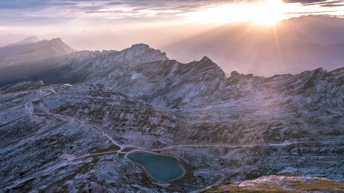 Le Massif du Vercors en France. // Source : Tristan Boucher / Unsplash Le Massif du Vercors en France. // Source : Tristan Boucher / Unsplash
