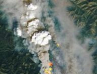 Pyrocumulus générés par les incendies de la vague de chaleur de juin 2021 à Lytton, au Canada. // Source : Nasa Pyrocumulus générés par les incendies de la vague de chaleur de juin 2021 à Lytton, au Canada. // Source : Nasa