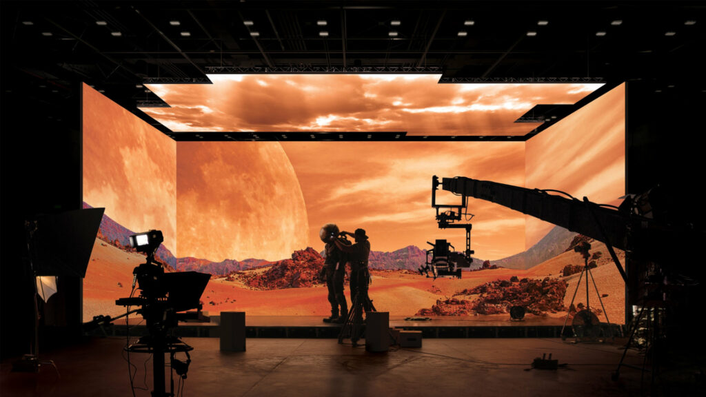 Un acteur et l'équipe de tournage devant un écran MicroLED // Source : Samsung Un acteur et l'équipe de tournage devant un écran MicroLED // Source : Samsung