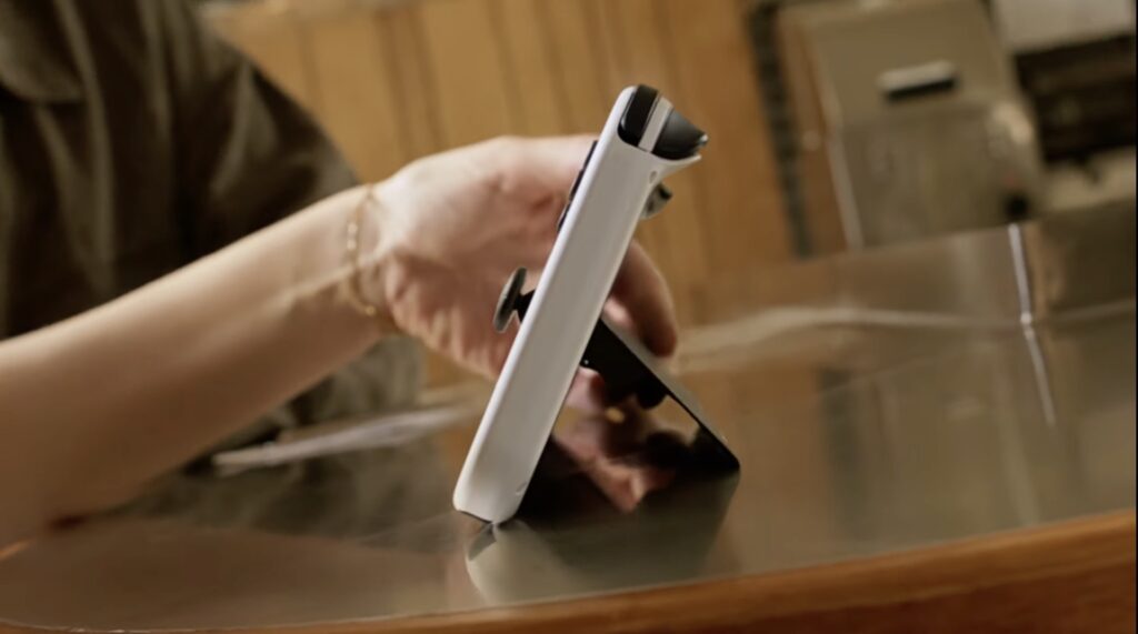 La nouvelle Nintendo Switch OLED // Source : YouTube/Nintendo La nouvelle Nintendo Switch OLED // Source : YouTube/Nintendo