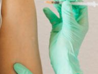 Vaccin contre la maladie Covid-19. // Source : Pexels/Nataliya Vaitkevich (photo recadrée)