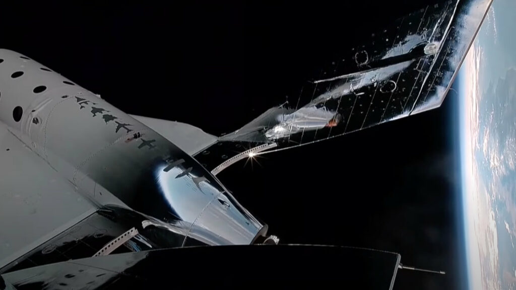 Richard Branson et l'équipage du VSS Unity ont dépassé le seuil des 80 km d'altitude, qui constitue aux Etats-Unis la limite de l'espace. // Source : Virgin Galactic Richard Branson et l'équipage du VSS Unity ont dépassé le seuil des 80 km d'altitude, qui constitue aux Etats-Unis la limite de l'espace. // Source : Virgin Galactic