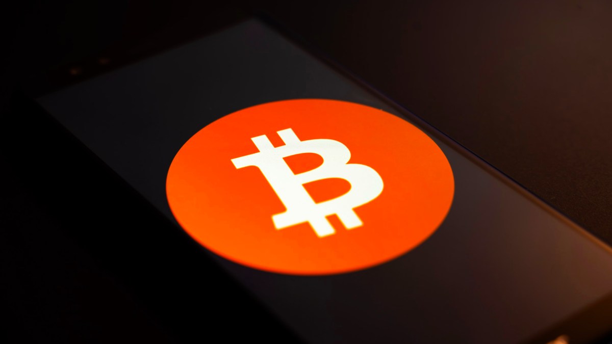 Miner du bitcoin redevient plus difficile. // Source : Vadim Artyukhin / Unsplash Miner du bitcoin redevient plus difficile. // Source : Vadim Artyukhin / Unsplash