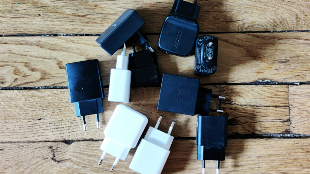 Tous les chargeurs ne se valent pas, // Source : Photo Numerama Tous les chargeurs ne se valent pas, // Source : Photo Numerama
