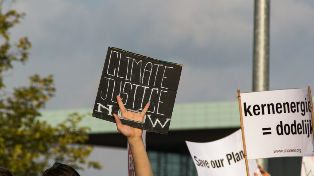 La justice climatique désigne, notamment, les actions en justice en cas d'insuffisance des mesures de lutte contre le changement climatique. // Source : Pixabay La justice climatique désigne, notamment, les actions en justice en cas d'insuffisance des mesures de lutte contre le changement climatique. // Source : Pixabay