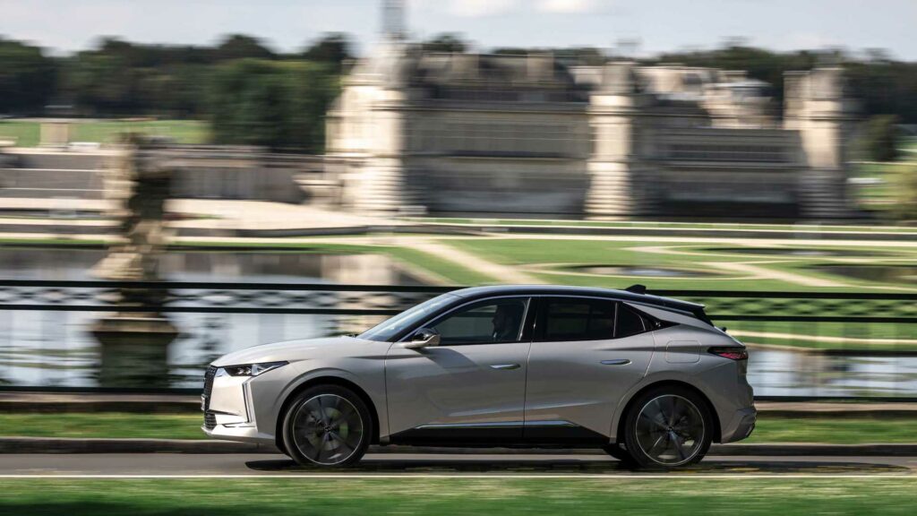 DS 4 // Source : DS Automobiles