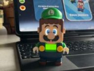 La figurine Lego Luigi // Source : Maxime Claudel pour Numerama