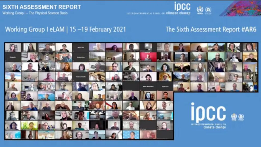 Capture d'écran de la conférence de presse. Ici, un extrait d'une réunion en visio datant de février 2021. // Source : IPCC (GIEC) Capture d'écran de la conférence de presse. Ici, un extrait d'une réunion en visio datant de février 2021. // Source : IPCC (GIEC)