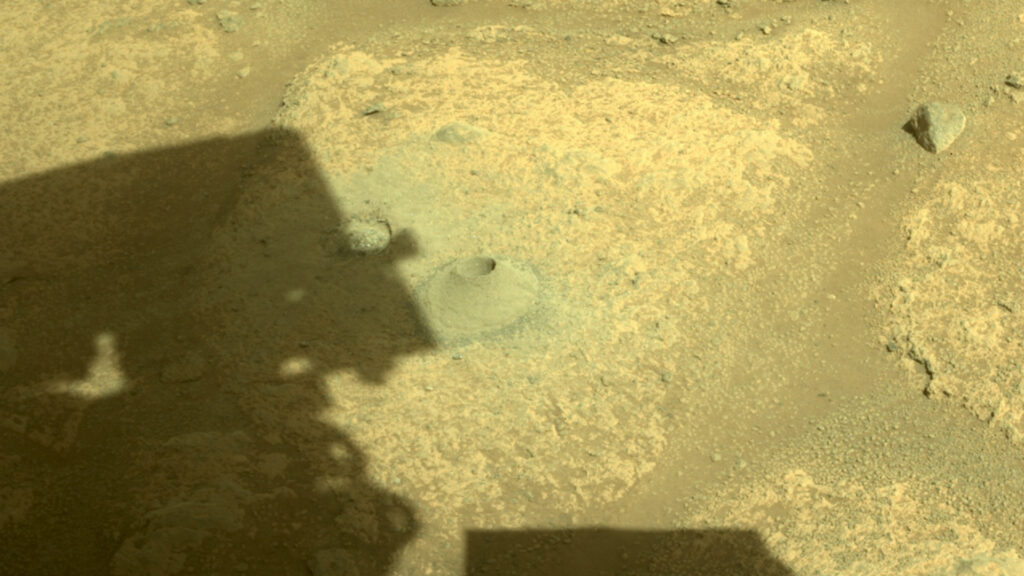 Perseverance a pris cette photo le 6 août 2021, au 164e sol de la mission Mars 2020. // Source : NASA/JPL-Caltech (photo recadrée) Perseverance a pris cette photo le 6 août 2021, au 164e sol de la mission Mars 2020. // Source : NASA/JPL-Caltech (photo recadrée)