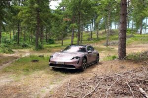 Porsche Taycan Cross Turismo // Source : Raphaelle Baut pour Numerama Porsche Taycan Cross Turismo // Source : Raphaelle Baut pour Numerama