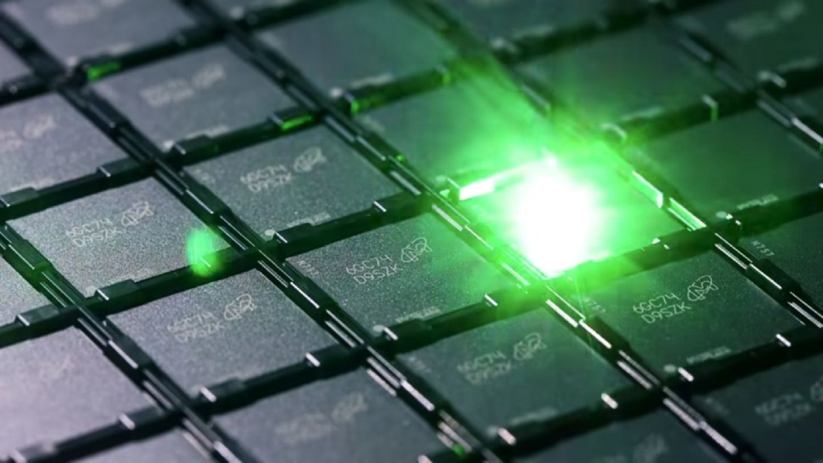 Circuit imprimé RAM // Source : Crucial Circuit imprimé RAM // Source : Crucial