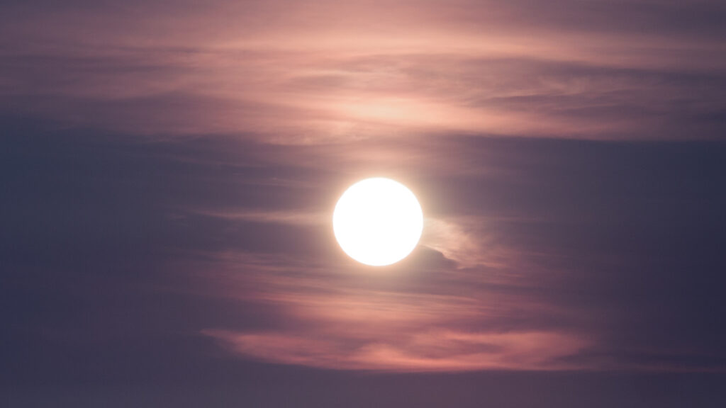 Le Soleil couchant. // Source : Arabani Le Soleil couchant. // Source : Arabani