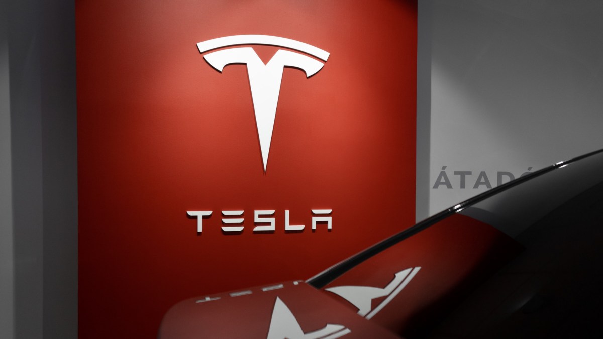 Tesla // Source : Milan Csizmadia / Unsplash Tesla // Source : Milan Csizmadia / Unsplash