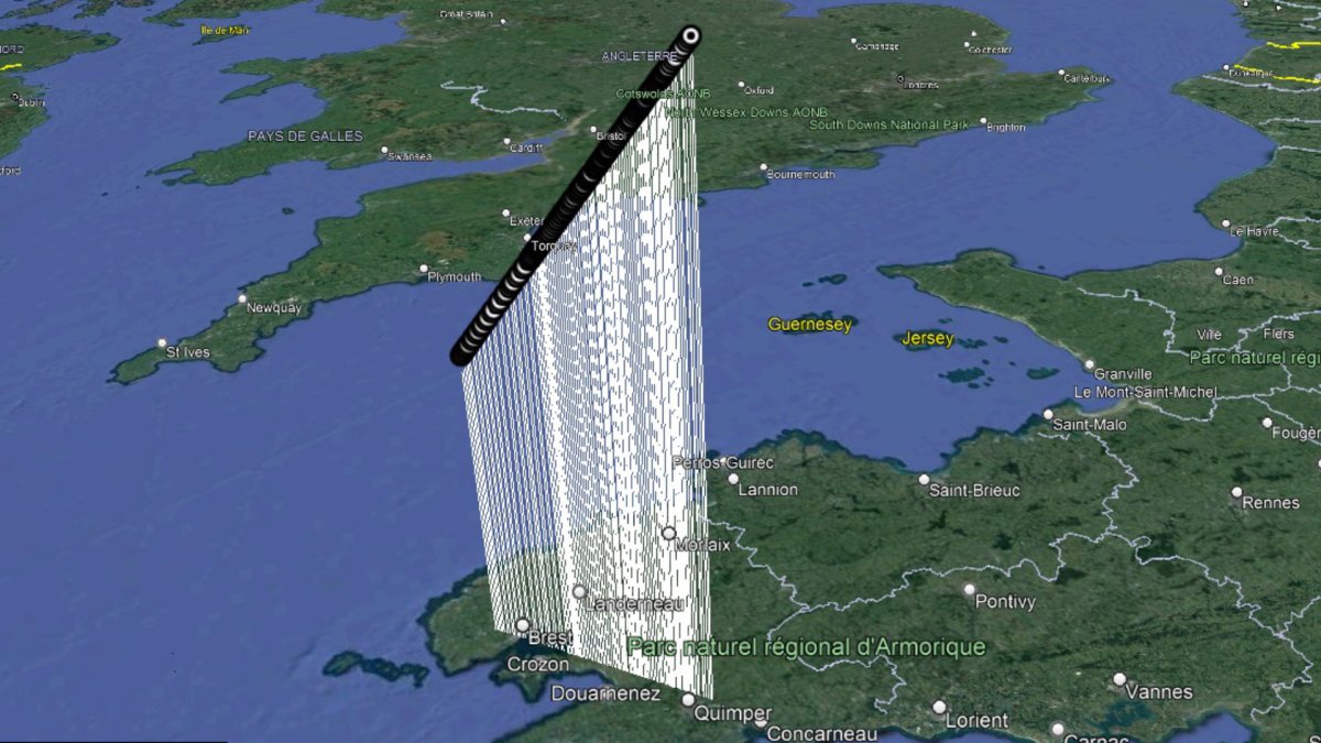 Trajectoire du bolide. // Source : Fripon/Vigie-Ciel (image recadrée) Trajectoire du bolide. // Source : Fripon/Vigie-Ciel (image recadrée)