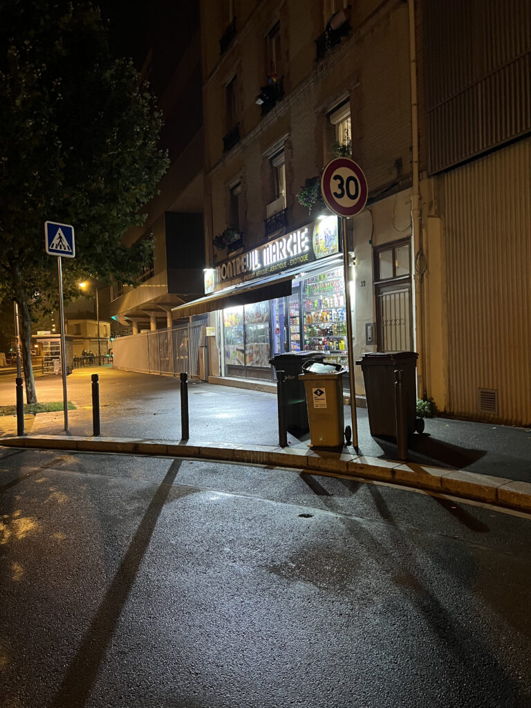 Photos de nuit prises à l'iPhone 13 Pro // Source : Numerama Photos de nuit prises à l'iPhone 13 Pro // Source : Numerama