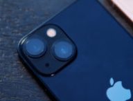 L'iPhone 13 mini d'Apple // Source : Numerama/Louise Audry L'iPhone 13 mini d'Apple // Source : Numerama/Louise Audry