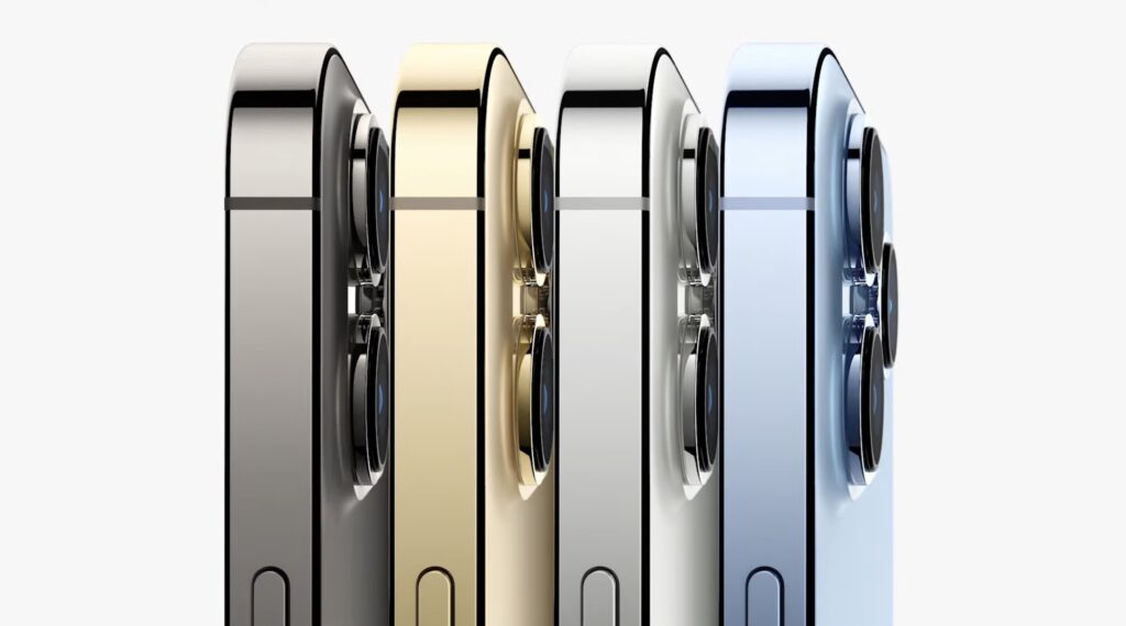 L'iPhone 13 Pro en 4 coloris // Source : YouTube/Apple L'iPhone 13 Pro en 4 coloris // Source : YouTube/Apple