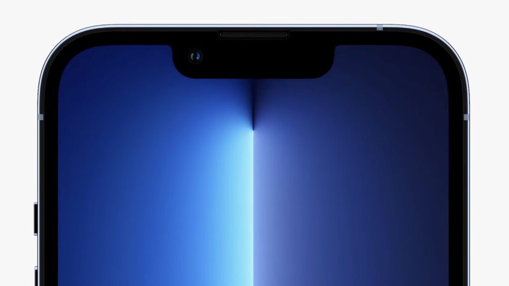 L'iPhone 13 Pro avec sa plus petite encoche // Source : YouTube/Apple L'iPhone 13 Pro avec sa plus petite encoche // Source : YouTube/Apple