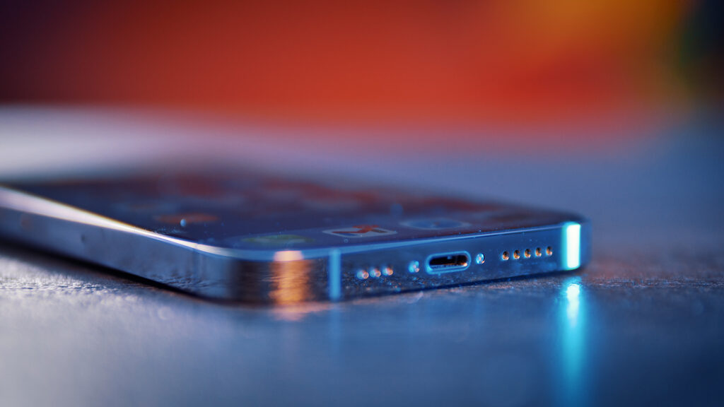 iPhone 13 Pro // Source : Louise Audry pour Numerama iPhone 13 Pro // Source : Louise Audry pour Numerama