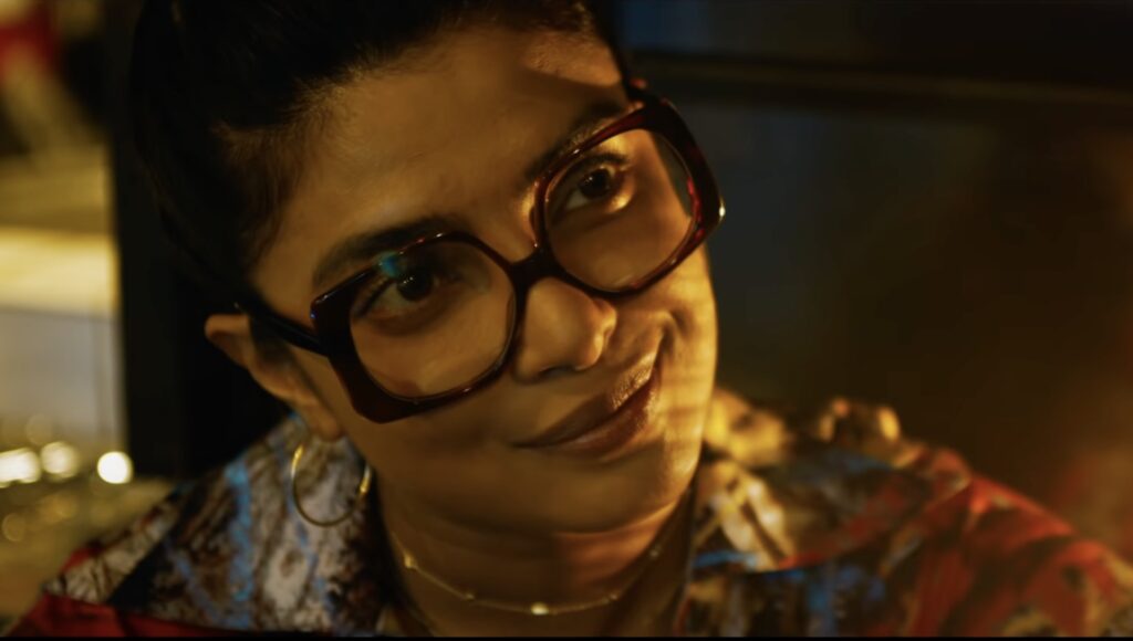 C'est Priyanka Chopra. // Source : Warner C'est Priyanka Chopra. // Source : Warner