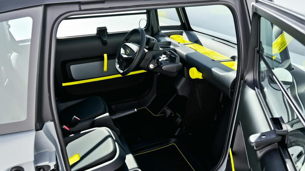 Intérieur de l'Opel Rocks-e // Source : Opel Deutschland Intérieur de l'Opel Rocks-e // Source : Opel Deutschland