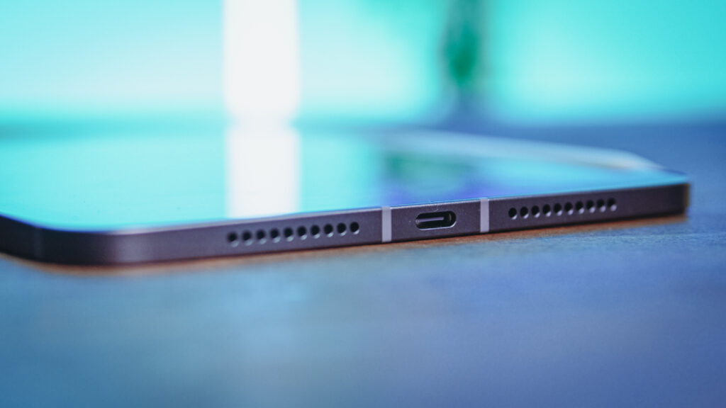 iPad Mini 6 // Source : Louise Audry pour Numerama iPad Mini 6 // Source : Louise Audry pour Numerama