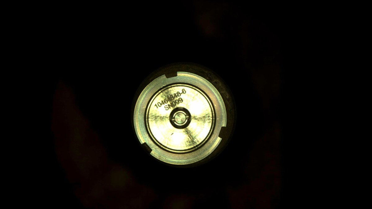 Le tube contenant l'échantillon, scellé. // Source : NASA/JPL-Caltech (image recadrée) Le tube contenant l'échantillon, scellé. // Source : NASA/JPL-Caltech (image recadrée)