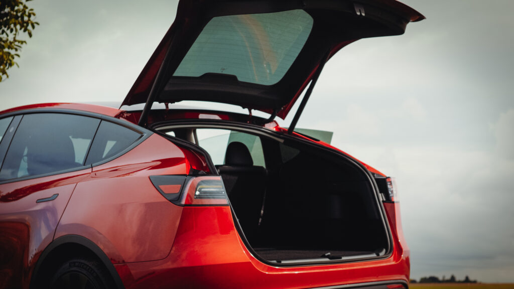 Tesla Model Y // Source : Louise Audry pour Numerama Tesla Model Y // Source : Louise Audry pour Numerama