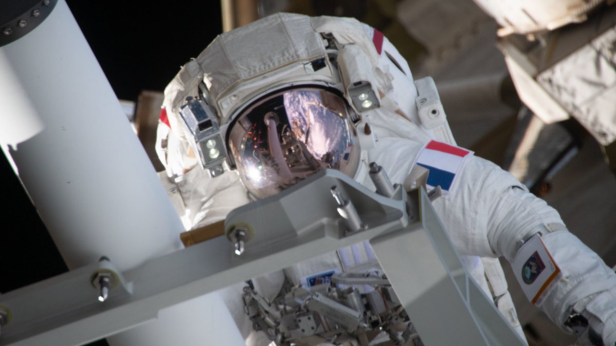 Thomas Pesquet dans l'espace en juin 2021. // Source : Flickr/CC/Nasa Johnson (photo recadrée) Thomas Pesquet dans l'espace en juin 2021. // Source : Flickr/CC/Nasa Johnson (photo recadrée)