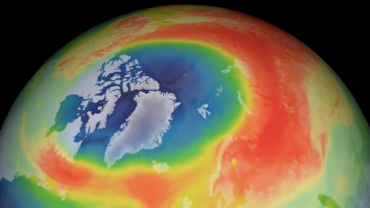 Le trou qui s'est formé dans la couche d'ozone, au Pôle Nord, au printemps 2020. // Source : ESA Le trou qui s'est formé dans la couche d'ozone, au Pôle Nord, au printemps 2020. // Source : ESA