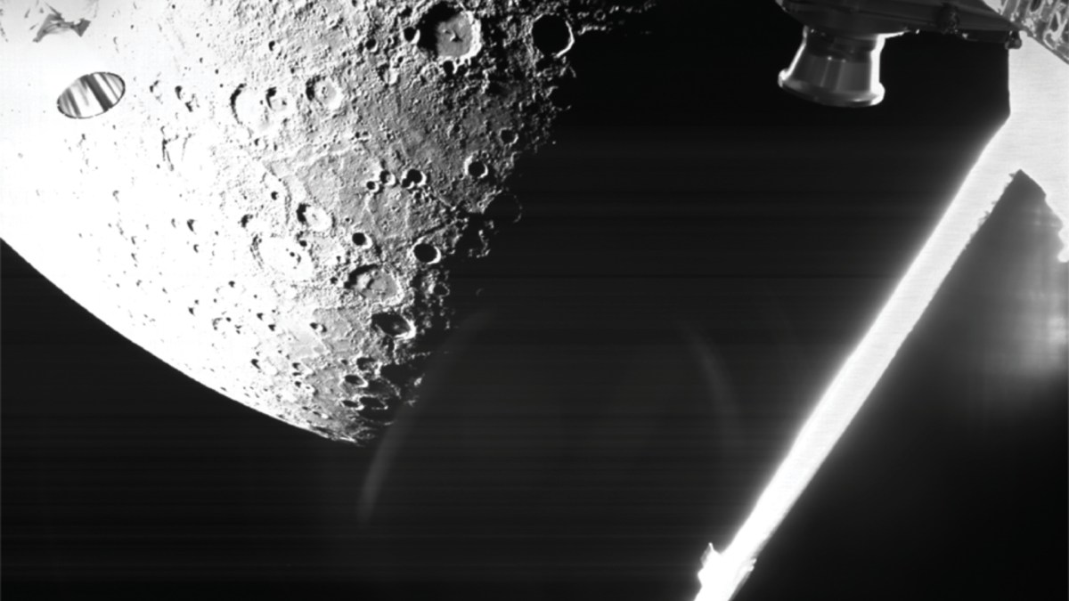 BepiColombo à 1 410 km de Mercure. // Source : ESA/BepiColombo/MTM, CC BY-SA 3.0 IGO (photo recadrée) BepiColombo à 1 410 km de Mercure. // Source : ESA/BepiColombo/MTM, CC BY-SA 3.0 IGO (photo recadrée)