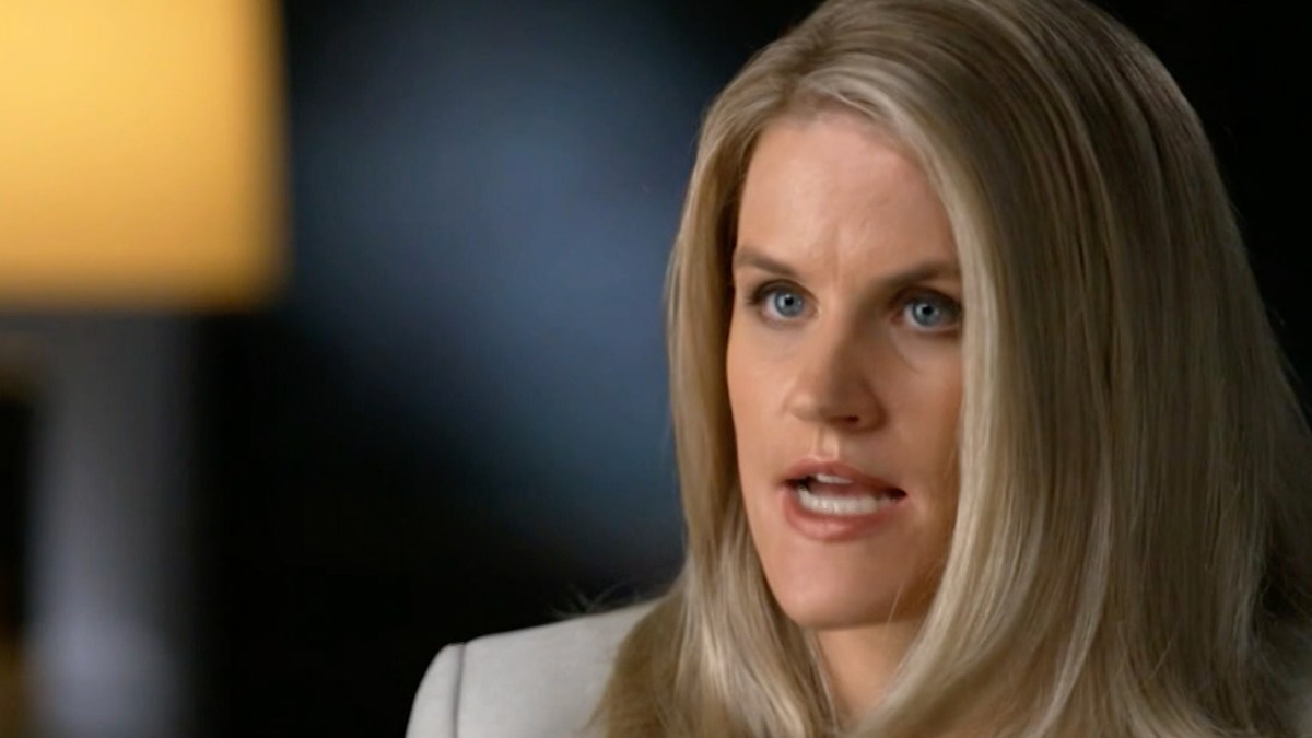 Frances Haugen, la lanceuse d'alerte qui inquiète Facebook // Source : Capture d'écran CBS News / 60 minutes Frances Haugen, la lanceuse d'alerte qui inquiète Facebook // Source : Capture d'écran CBS News / 60 minutes