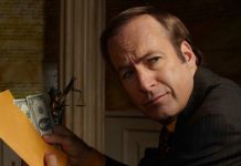 Bob Odenkirk proche de son argent, dans l'excellente série Better Call Saul de Netflix // Source : Netflix Bob Odenkirk proche de son argent, dans l'excellente série Better Call Saul de Netflix // Source : Netflix