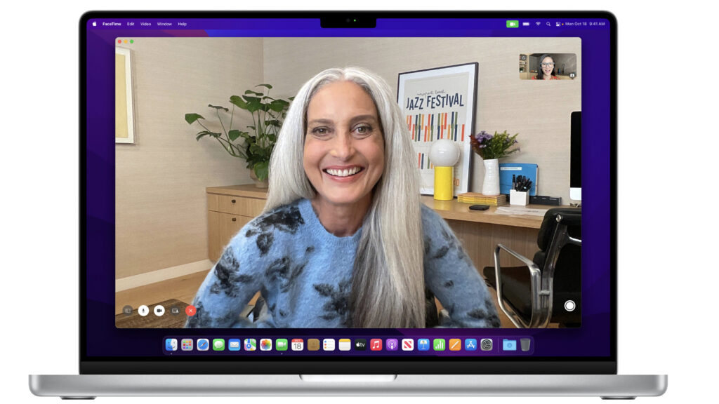 L'encoche des MacBook n'mbarque pas Face ID, contrairement à celle de l'iPhone // Source : Apple