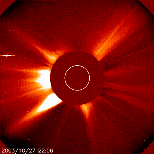 L'éruption du 28 octobre vue par SoHO. // Source : SoHO