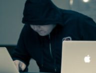 Un hacker // Source : Azamat E / Unsplash