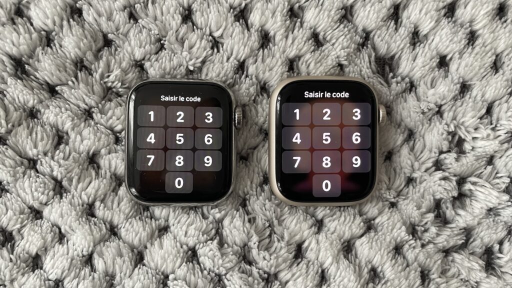 Déverrouillage sur Apple Watch Series 6 (gauche) versus déverrouillage sur Apple Watch Series 7 (droite) // Source : Maxime Claudel pour Numerama Déverrouillage sur Apple Watch Series 6 (gauche) versus déverrouillage sur Apple Watch Series 7 (droite) // Source : Maxime Claudel pour Numerama