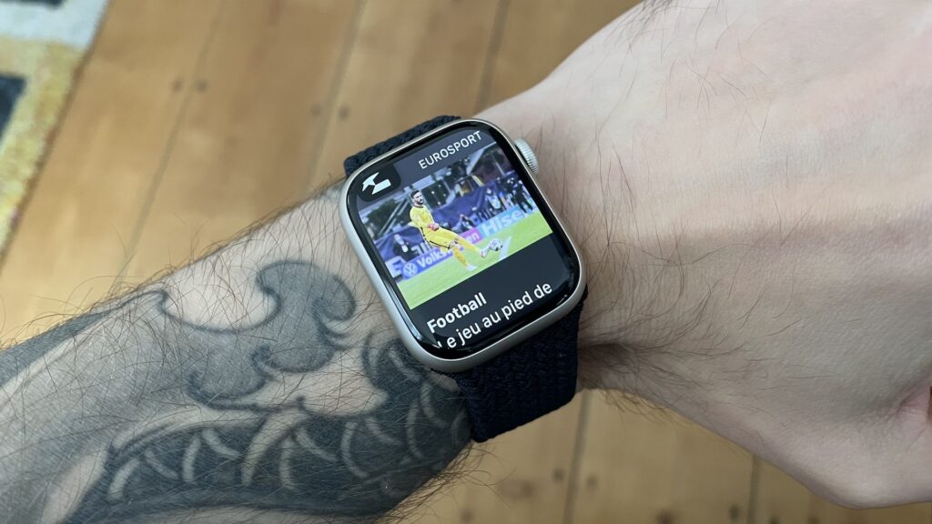 Une notification sur l'Apple Watch Series 7 // Source : Maxime Claudel pour Numerama Une notification sur l'Apple Watch Series 7 // Source : Maxime Claudel pour Numerama