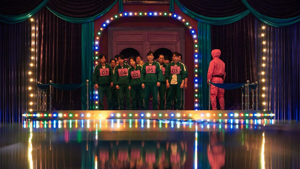 Une compétition cruelle, aux airs de jeux pour enfants. // Source : Netflix Une compétition cruelle, aux airs de jeux pour enfants. // Source : Netflix