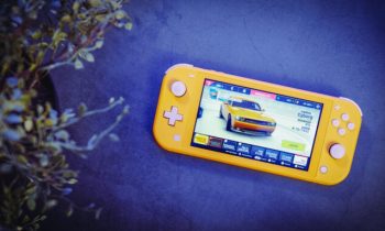 Nintendo Switch Lite // Source : Louise Audry pour Numerama Nintendo Switch Lite // Source : Louise Audry pour Numerama