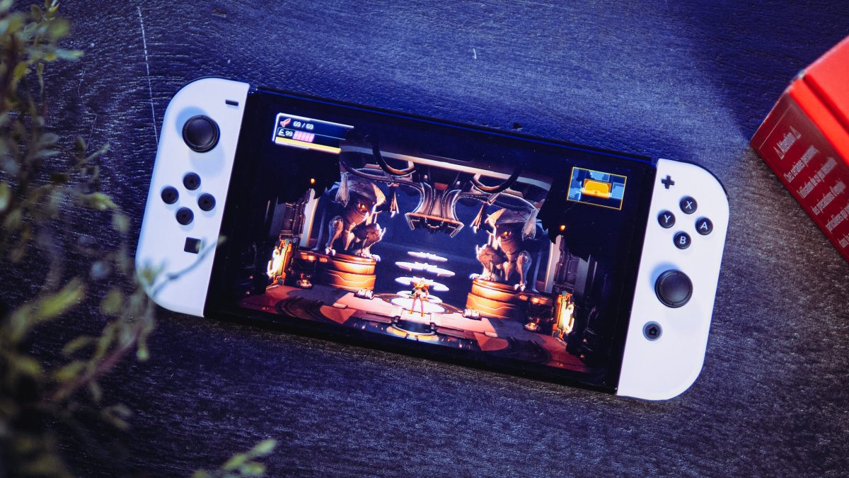 Nintendo Switch OLED // Source : Louise Audry pour Numerama Nintendo Switch OLED // Source : Louise Audry pour Numerama