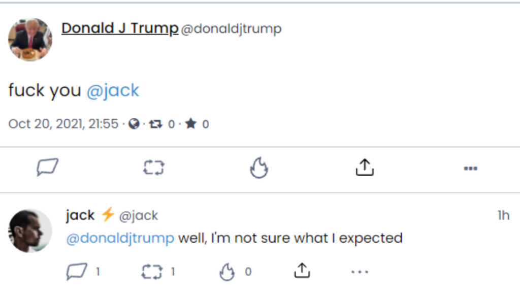 L'un des nombreux messages postés par le faux compte de Donald Trump // Source : Claire Goforth - Twitter L'un des nombreux messages postés par le faux compte de Donald Trump // Source : Claire Goforth - Twitter