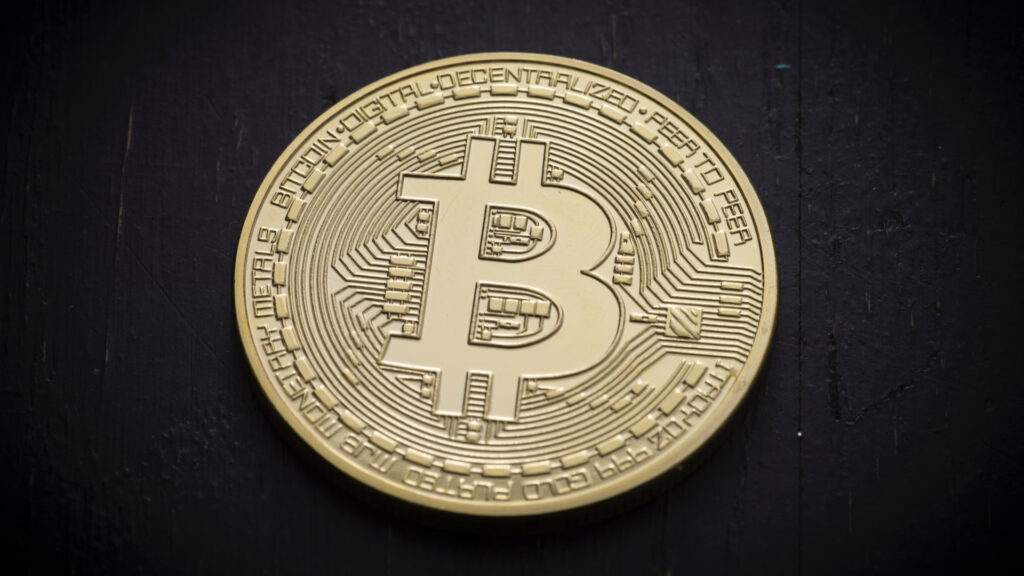 Un bitcoin // Source : Thought Catalog / Unsplash Un bitcoin // Source : Thought Catalog / Unsplash