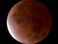 La Lune éclipsée le 19 novembre 2021. // Source : Flickr/CC/jurban (photo recadrée) La Lune éclipsée le 19 novembre 2021. // Source : Flickr/CC/jurban (photo recadrée)