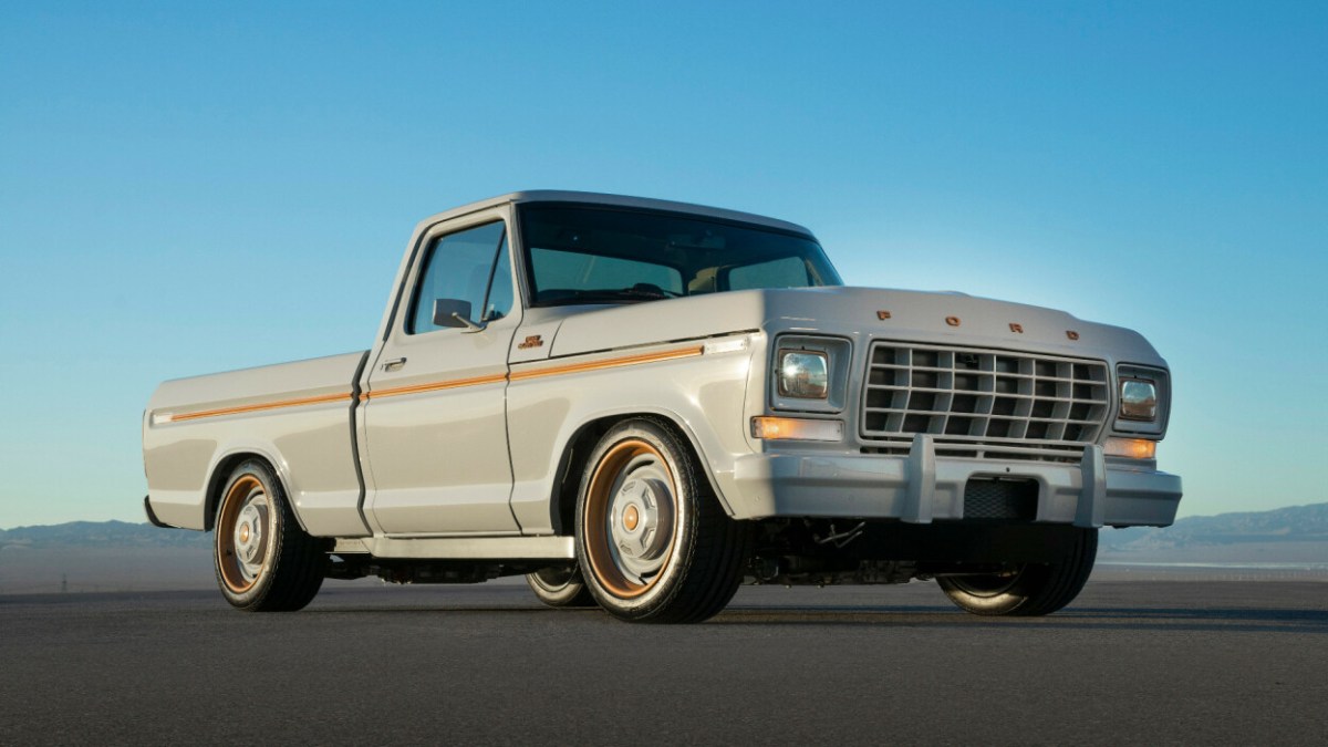 Le F-100 ELUMINATOR de Ford // Source : Ford Le F-100 ELUMINATOR de Ford // Source : Ford
