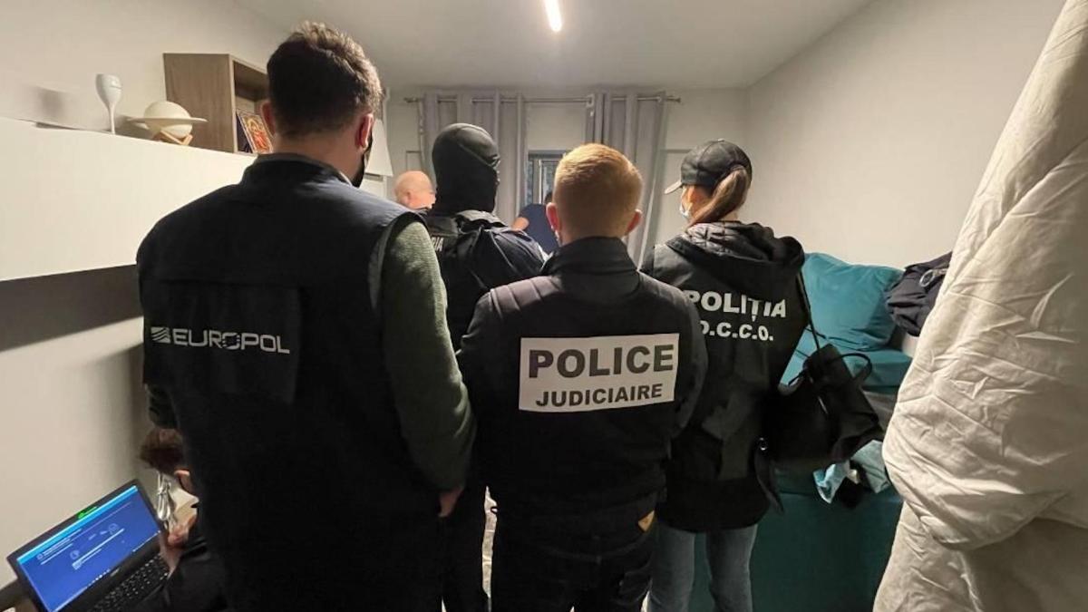 Europol met en scène la coopération internationale // Source : Communiqué d'Europol Europol met en scène la coopération internationale // Source : Communiqué d'Europol