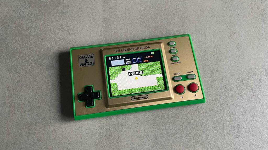 La Game & Watch Zelda allumée // Source : Maxime Claudel pour Numerama La Game & Watch Zelda allumée // Source : Maxime Claudel pour Numerama