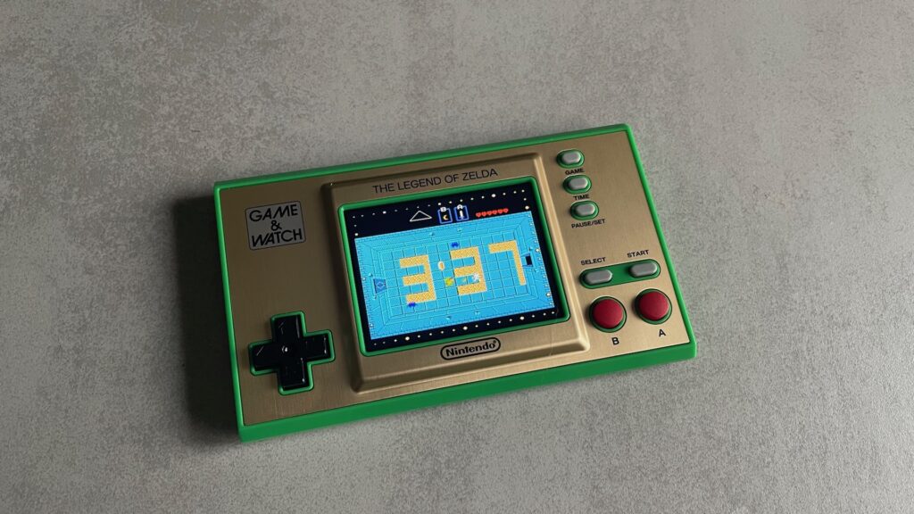 Le mode horloge de la Game & Watch Zelda // Source : Maxime Claudel pour Numerama Le mode horloge de la Game & Watch Zelda // Source : Maxime Claudel pour Numerama