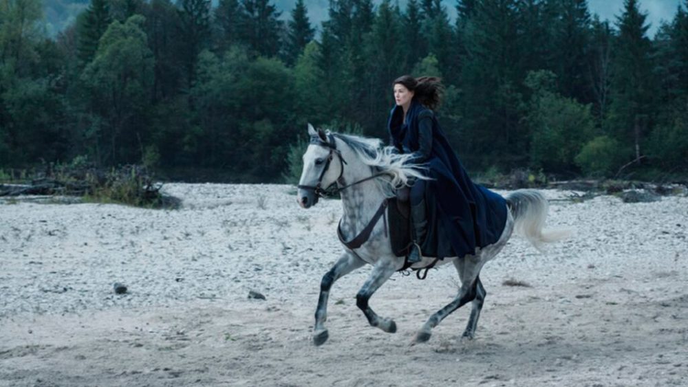 Rosamund Pike dans The Wheel of Time (La Roue du Temps) // Source : Prime Video Rosamund Pike dans The Wheel of Time (La Roue du Temps) // Source : Prime Video